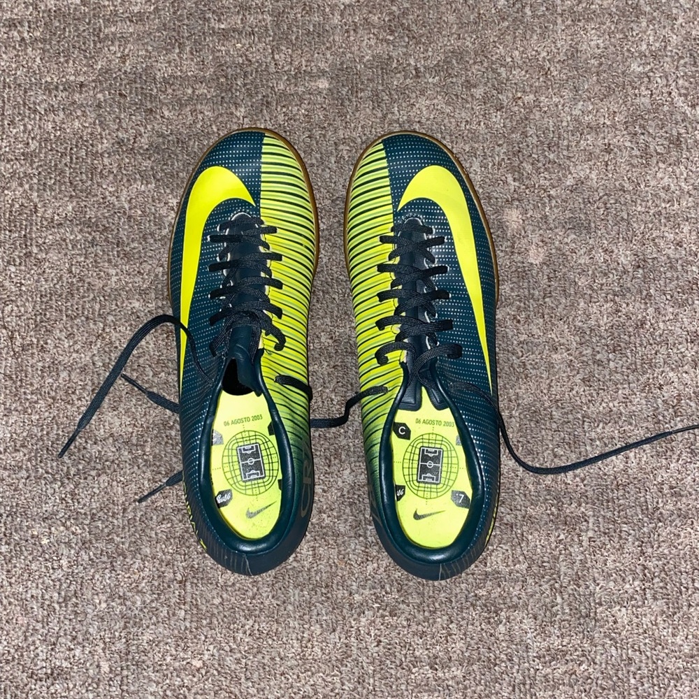 CR7 Indoor Soccer Shoes